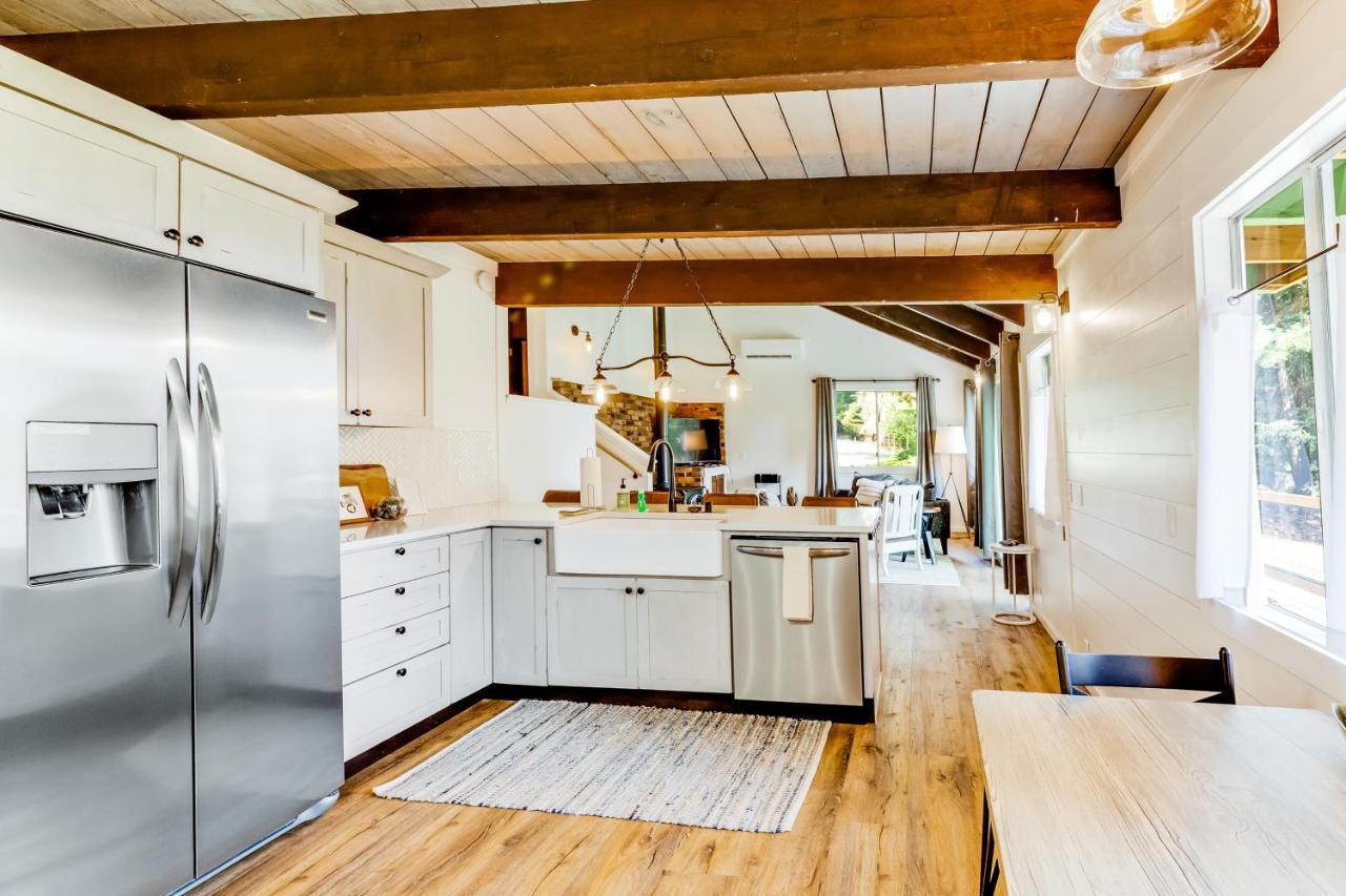 Tall Cedars Cabin By The Water Eastsound Экстерьер фото