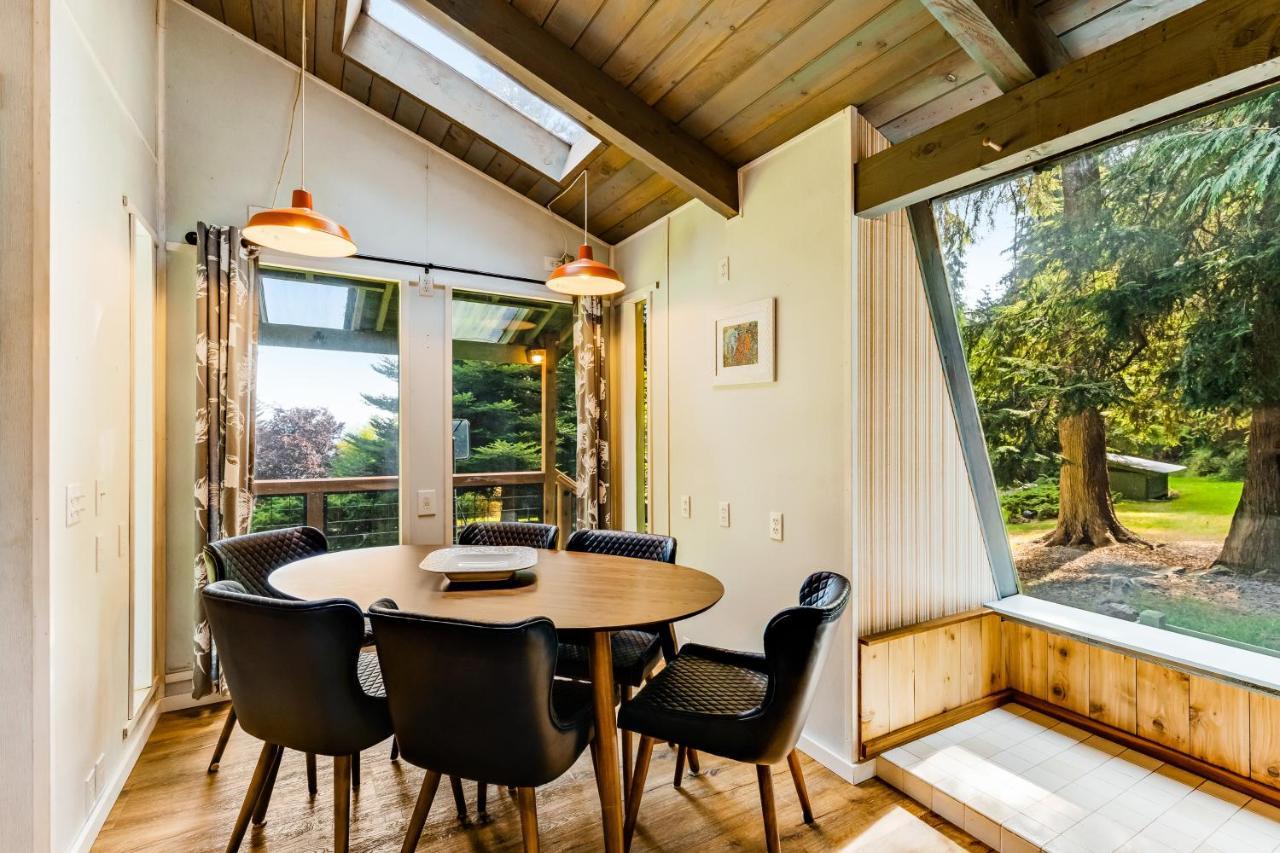 Tall Cedars Cabin By The Water Eastsound Экстерьер фото