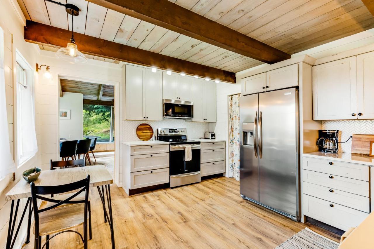 Tall Cedars Cabin By The Water Eastsound Экстерьер фото