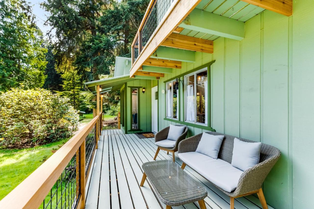 Tall Cedars Cabin By The Water Eastsound Экстерьер фото