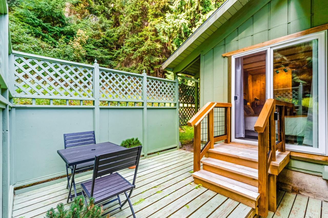 Tall Cedars Cabin By The Water Eastsound Экстерьер фото