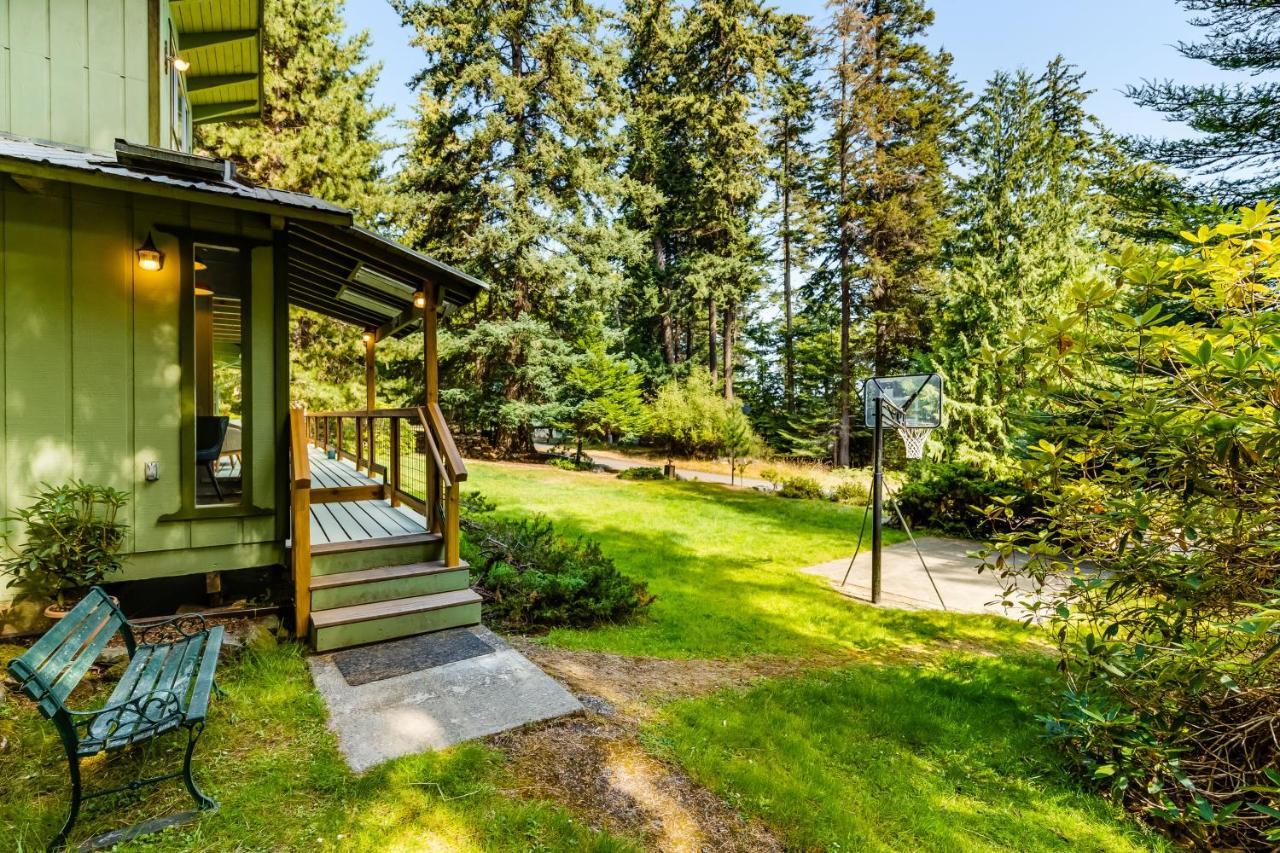 Tall Cedars Cabin By The Water Eastsound Экстерьер фото