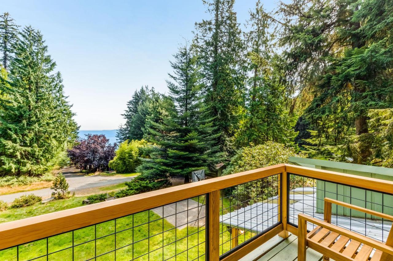 Tall Cedars Cabin By The Water Eastsound Экстерьер фото