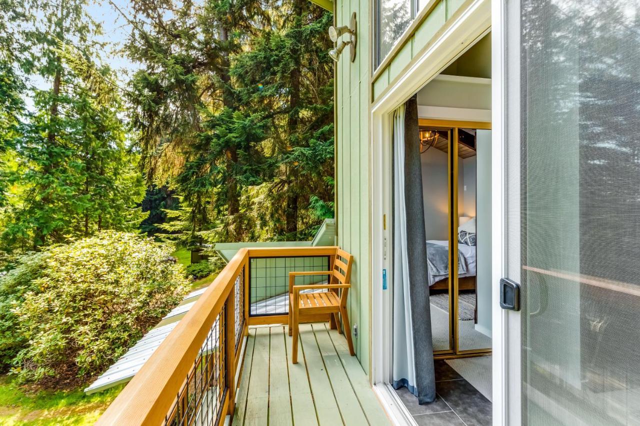 Tall Cedars Cabin By The Water Eastsound Экстерьер фото
